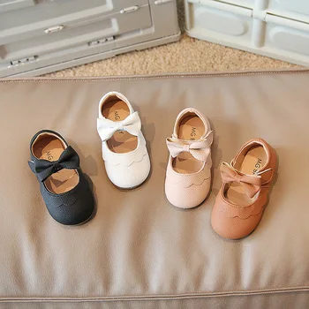 Лято Ново бебе мека подметка удобни обувки за ходене момиче твърд лък плитка дишаща принцеса единична обувка